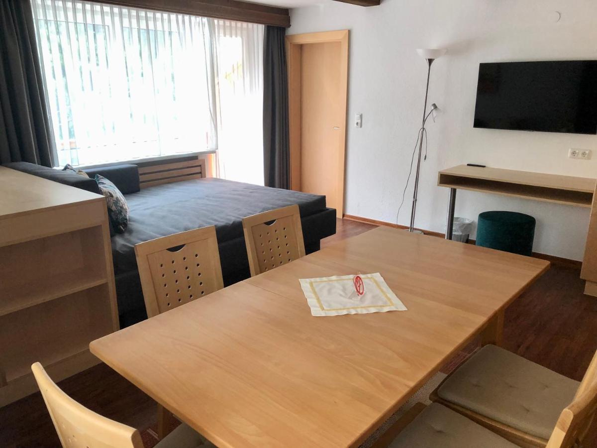 קאפל Hotel Garni Central - Zimmer - Studios - Apartments מראה חיצוני תמונה
