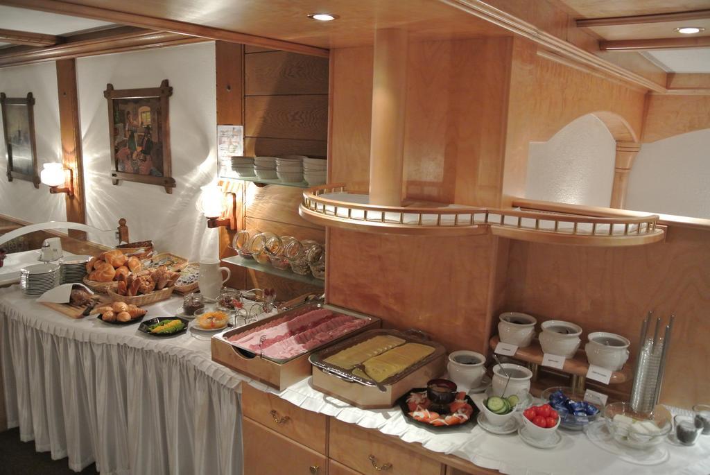קאפל Hotel Garni Central - Zimmer - Studios - Apartments מראה חיצוני תמונה