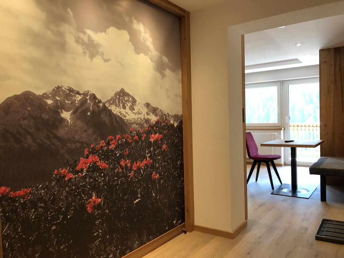 קאפל Hotel Garni Central - Zimmer - Studios - Apartments מראה חיצוני תמונה